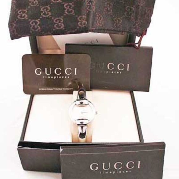 GUCCI WATCH, SILVER TONE MODEL 1400L, SERIAL NUMBER & GUCCI LOGO, WATER RESISTAN - Picture 7 of 10